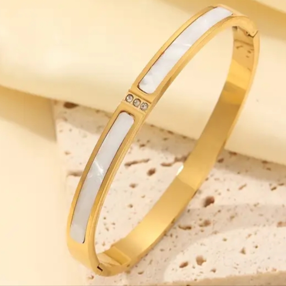 Elegant Stainless Steel Gold Platedand Bangle Bracelet.New.